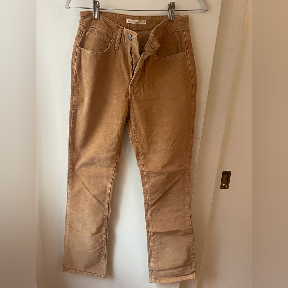 Levi’s 725 High Rise Bootuct tan Corduroy size 27